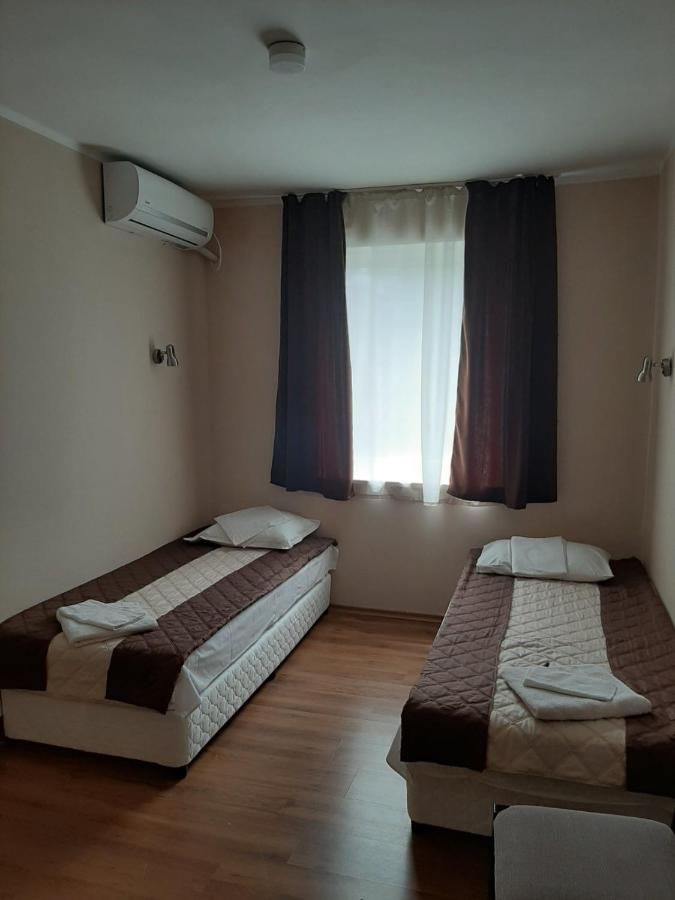 Отель Хотел Таганрог Cherven Bryag-12